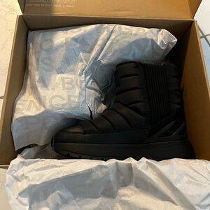 Kizik Juno Mid Hands-free Snow Boots NIB black sz 8